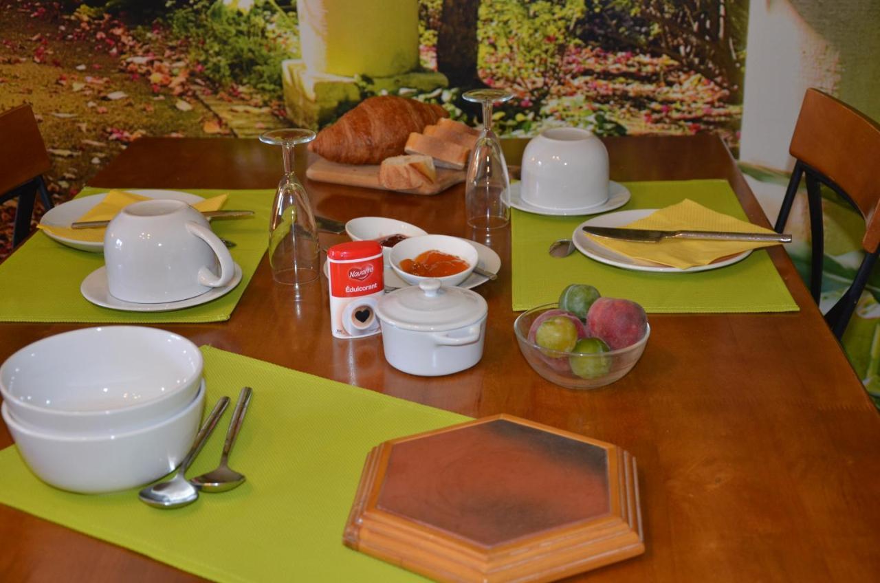 Bed and Breakfast Chez Madeleine Saint-Colomb-de-Lauzun Экстерьер фото