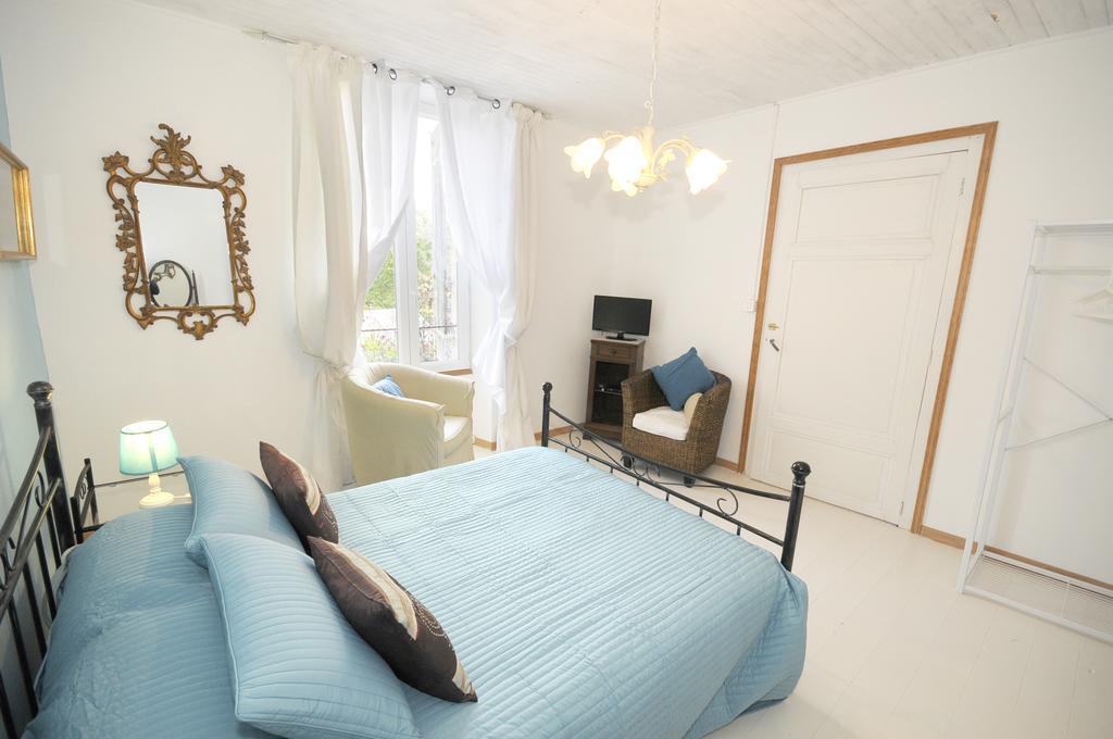 Bed and Breakfast Chez Madeleine Saint-Colomb-de-Lauzun Номер фото